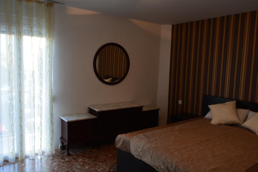 Arena'S Apartament Valence Extérieur photo