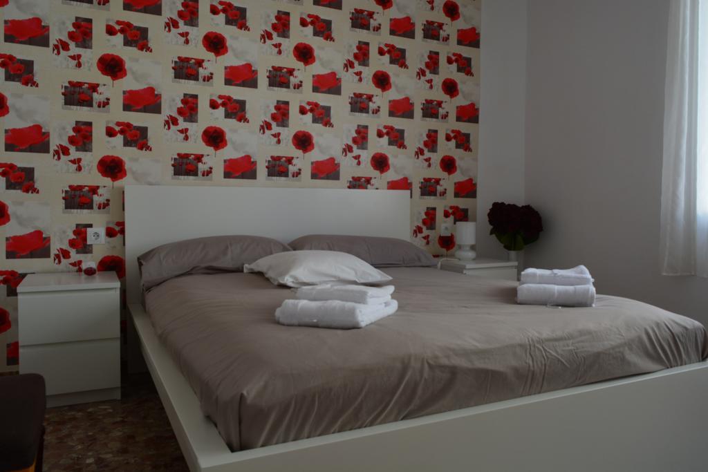 Arena'S Apartament Valence Extérieur photo
